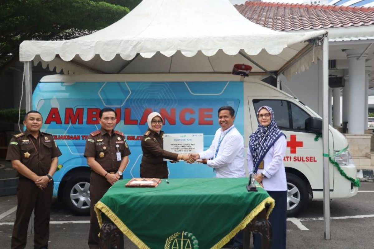 Pelindo Regional 4 membantu ambulans untuk klinik Kejati Sulsel
