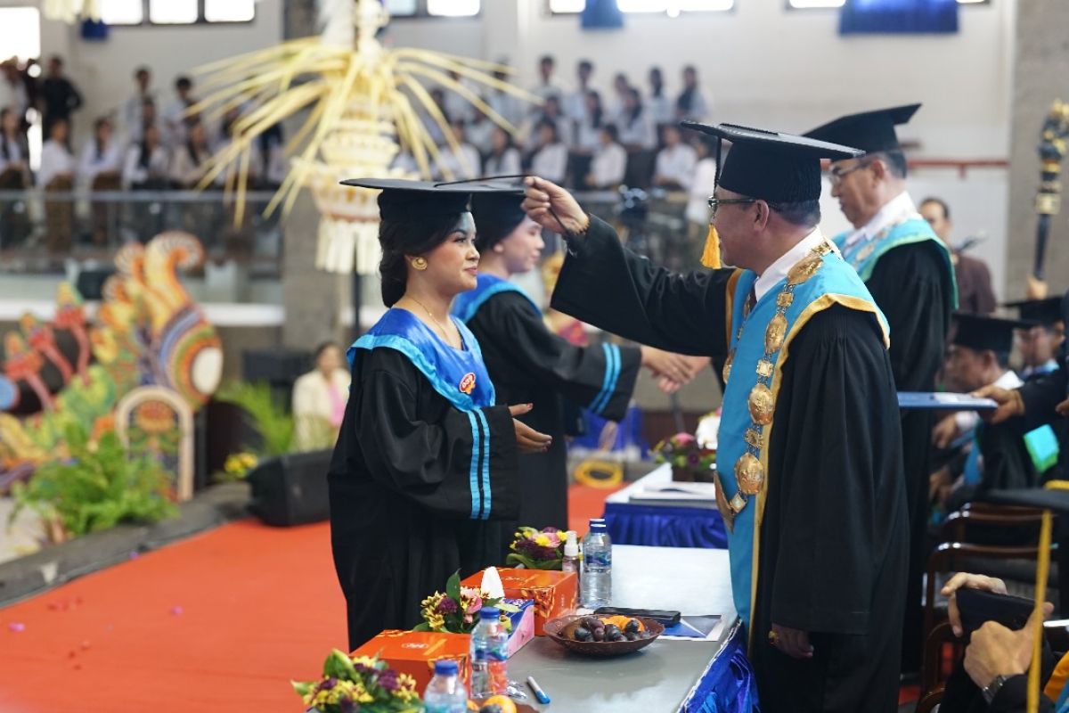 Undiksha Singaraja wisudakan 581 mahasiswa