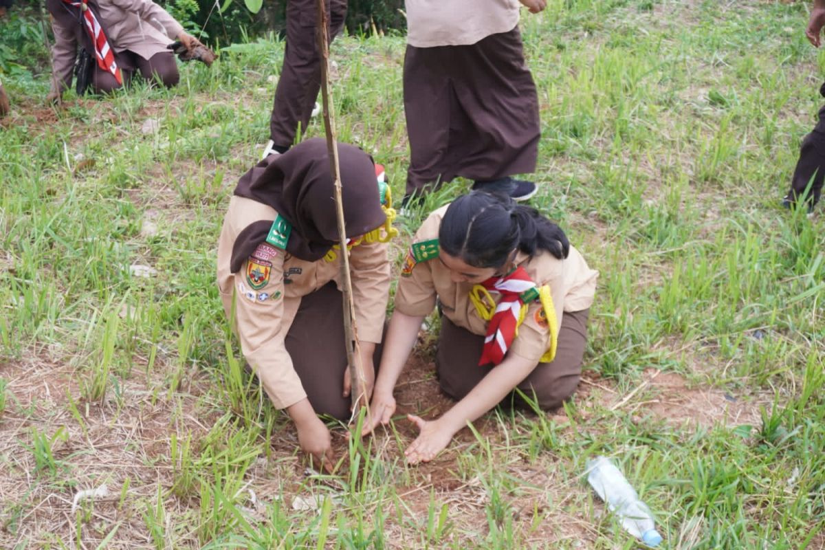 Pemkab Subang tingkatkan kesadaran masyarakat pentingnya menanam pohon