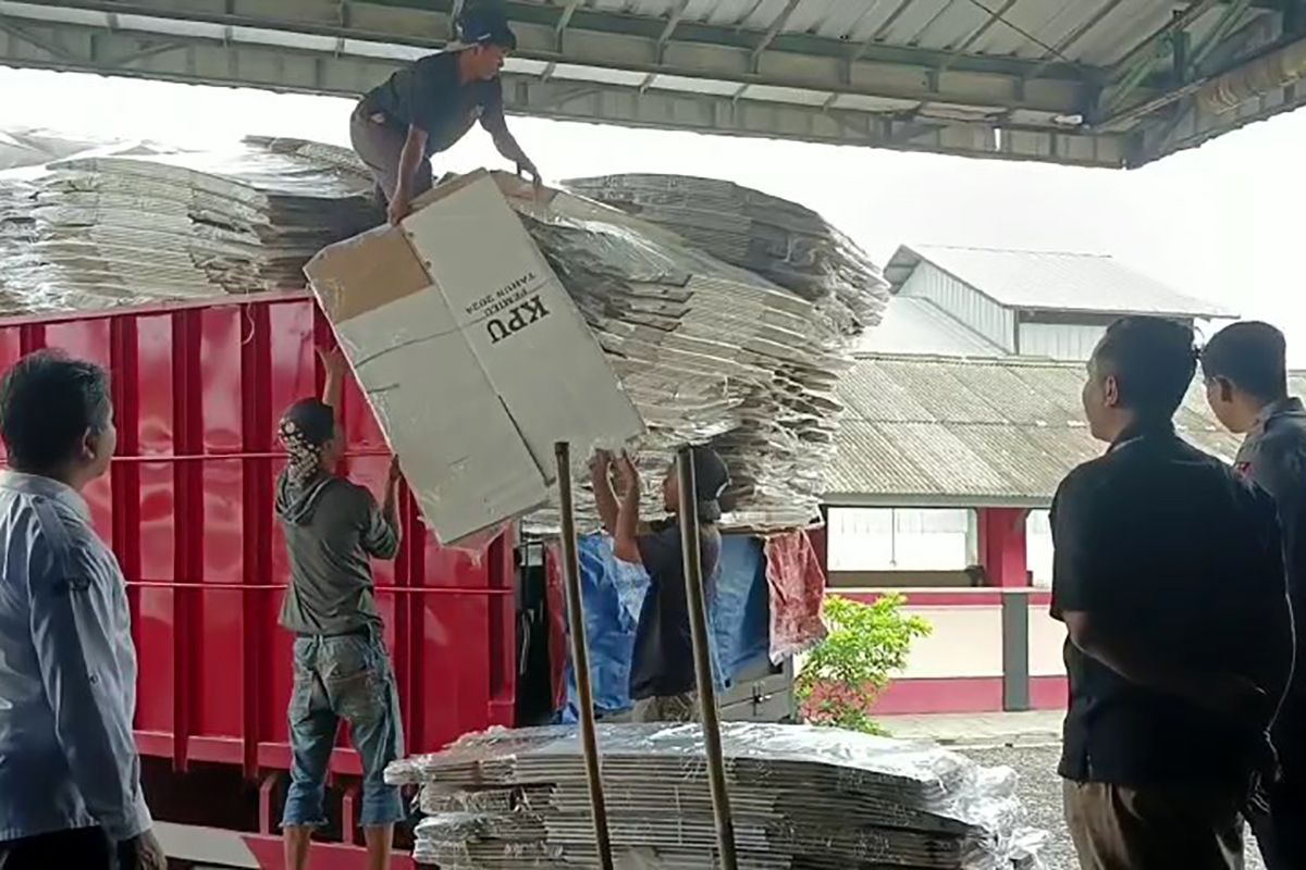 KPU  Purbalingga terima kembali kiriman 2.900 kotak suara