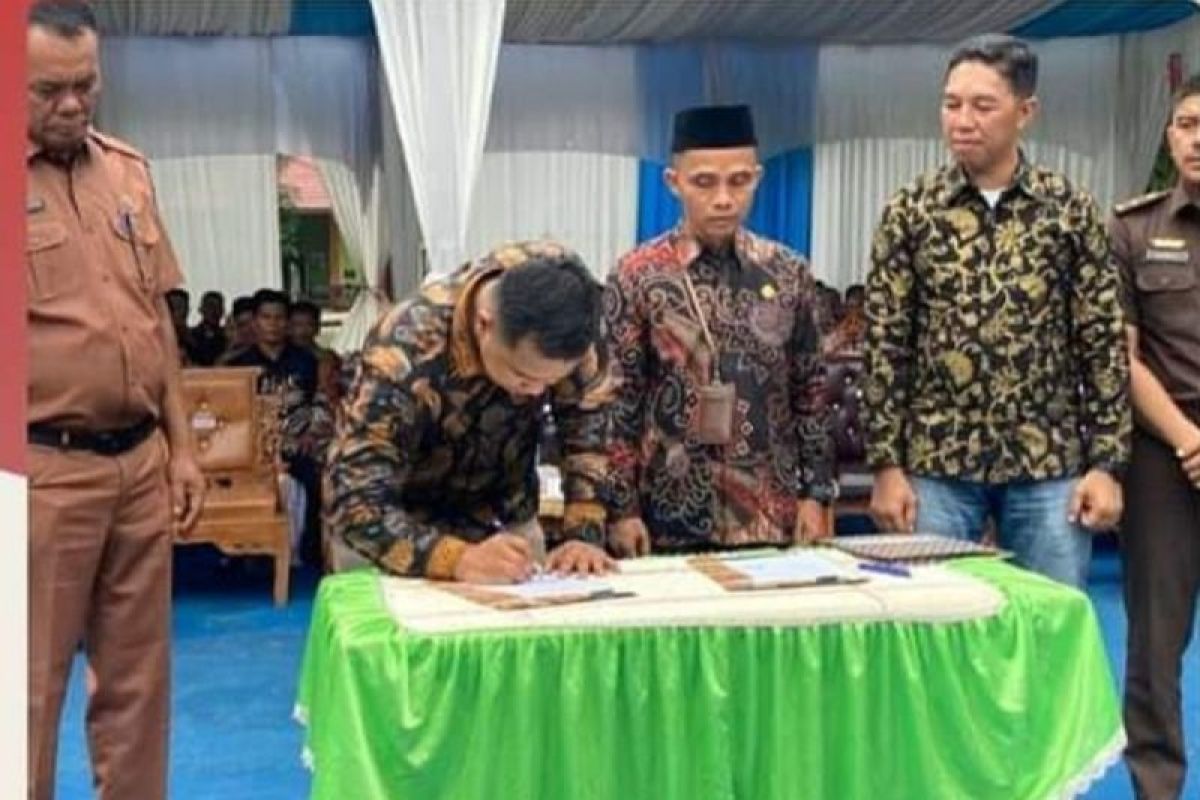 Kadis Kesbangpol Pesisir Selatan hadiri deklarasi kampung pengawasan Pemilu partisipatif di Binjai Tapan