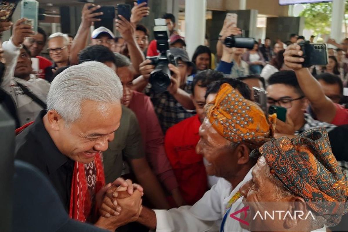 Tiba di Kupang, Ganjar Pranowo disambut masyarakat Adat Timor