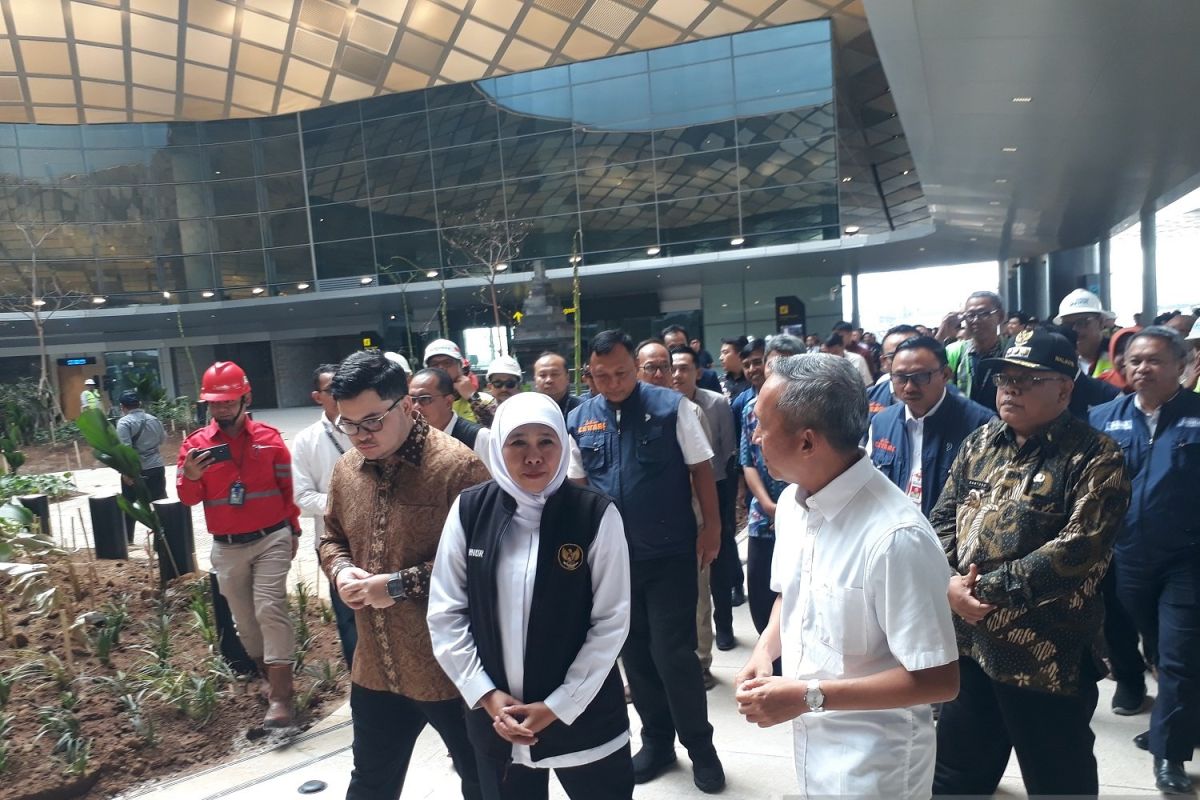Gubernur Jatim tinjau persiapan operasional Bandara Kediri