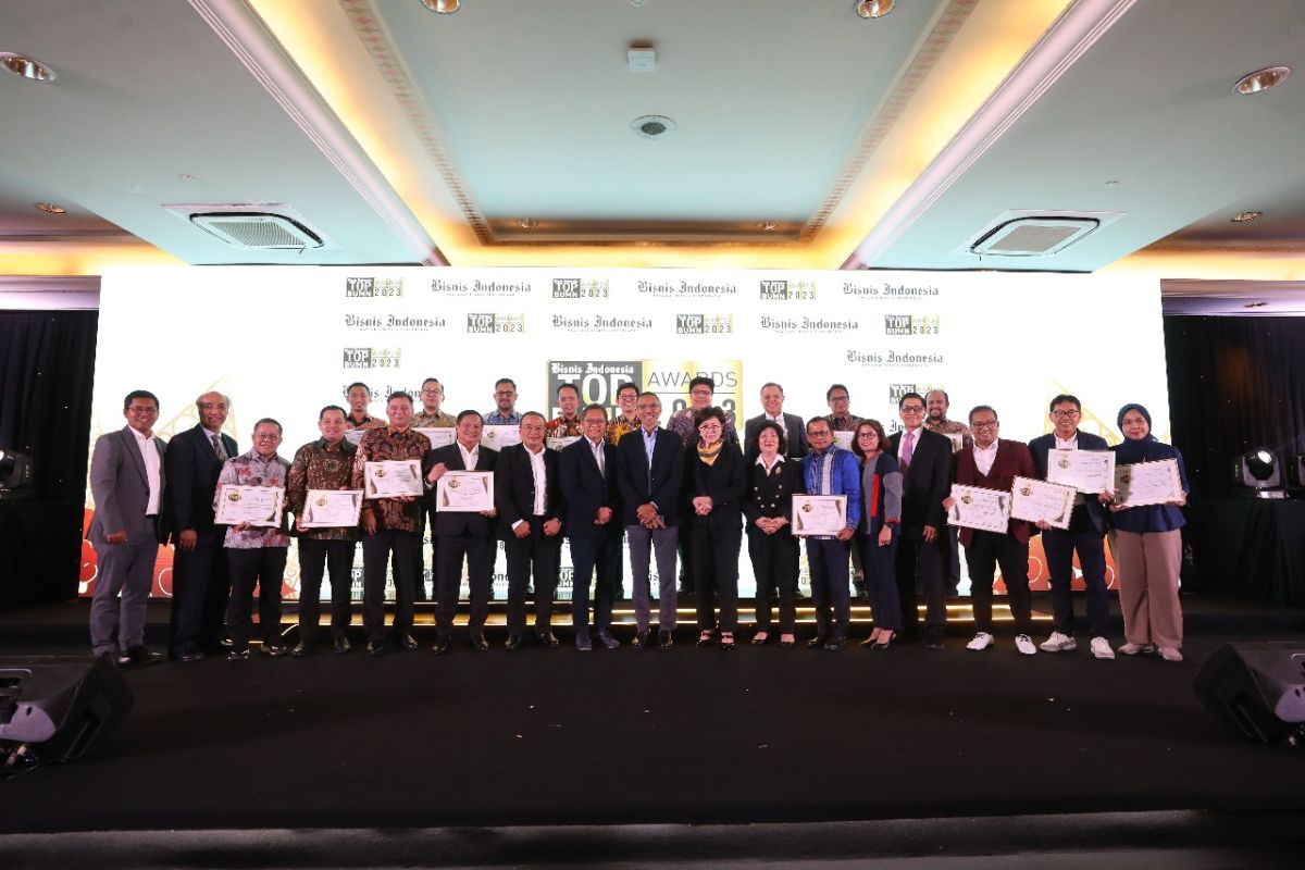 Bisnis Indonesia anugerahkan penghargaan kepada korporasi dan CEO BUMN