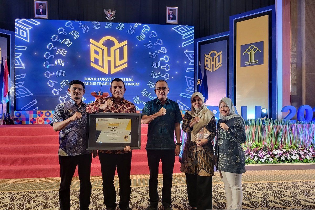 Kanwil Kemenkumham Riau raih penghargaan terbaik I dalam Rakernis AHU