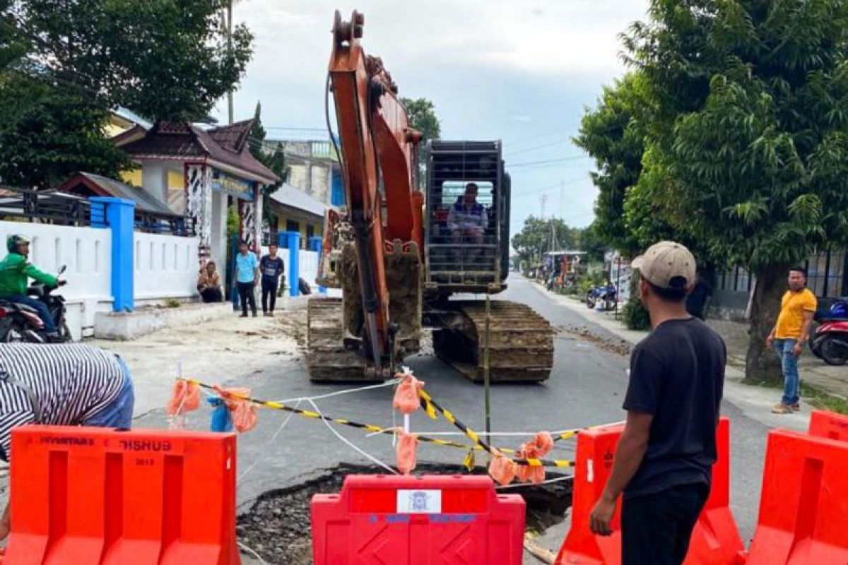 Dinas PUTR Pematang Siantar perbaiki kerusakan ruas Jalan Sibolga