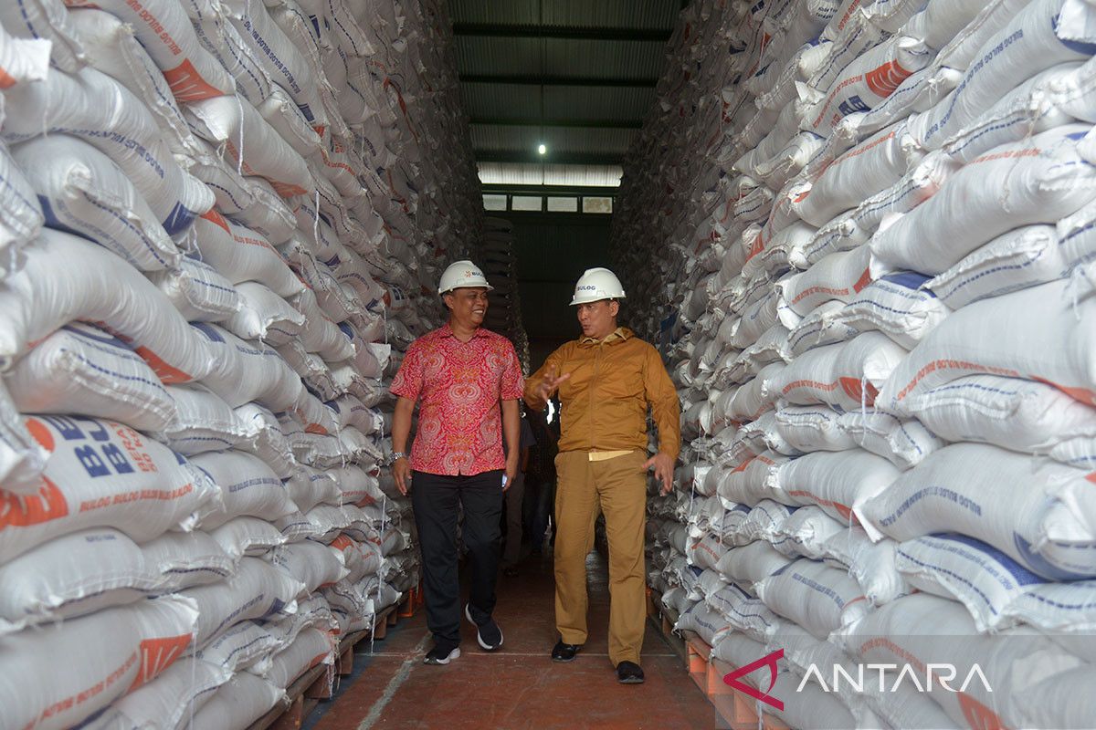 FOTO - Realisasi serapan beras petani