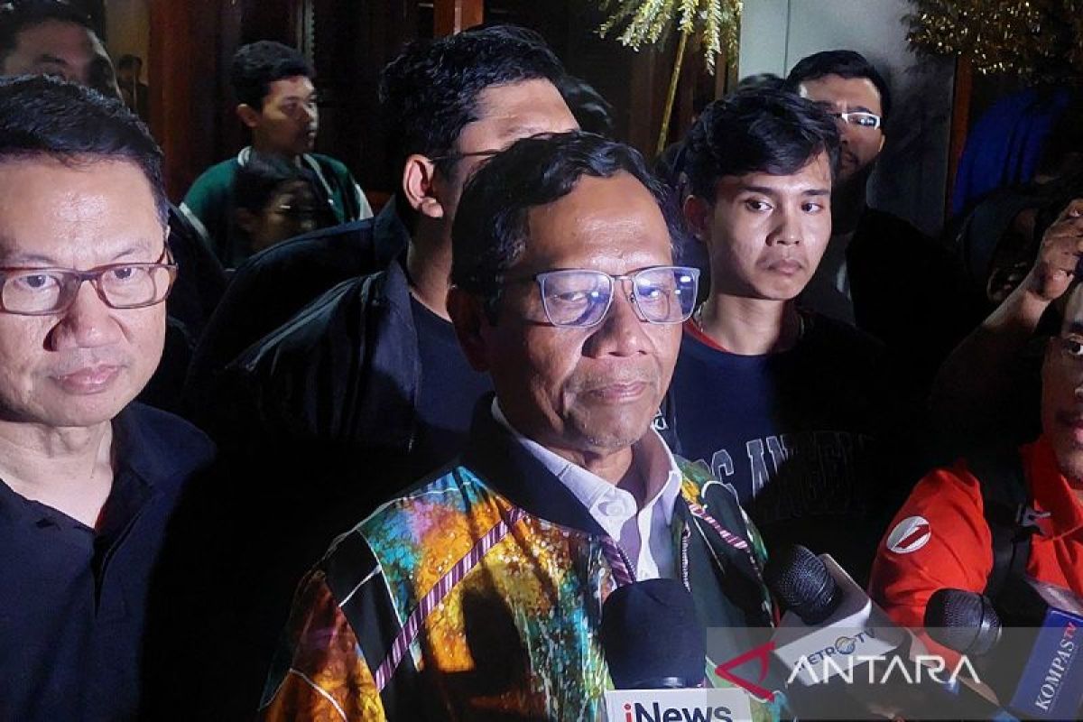 Mahfud antusias saksikan "Musuh Bebuyutan" yang penuh kritik sosial