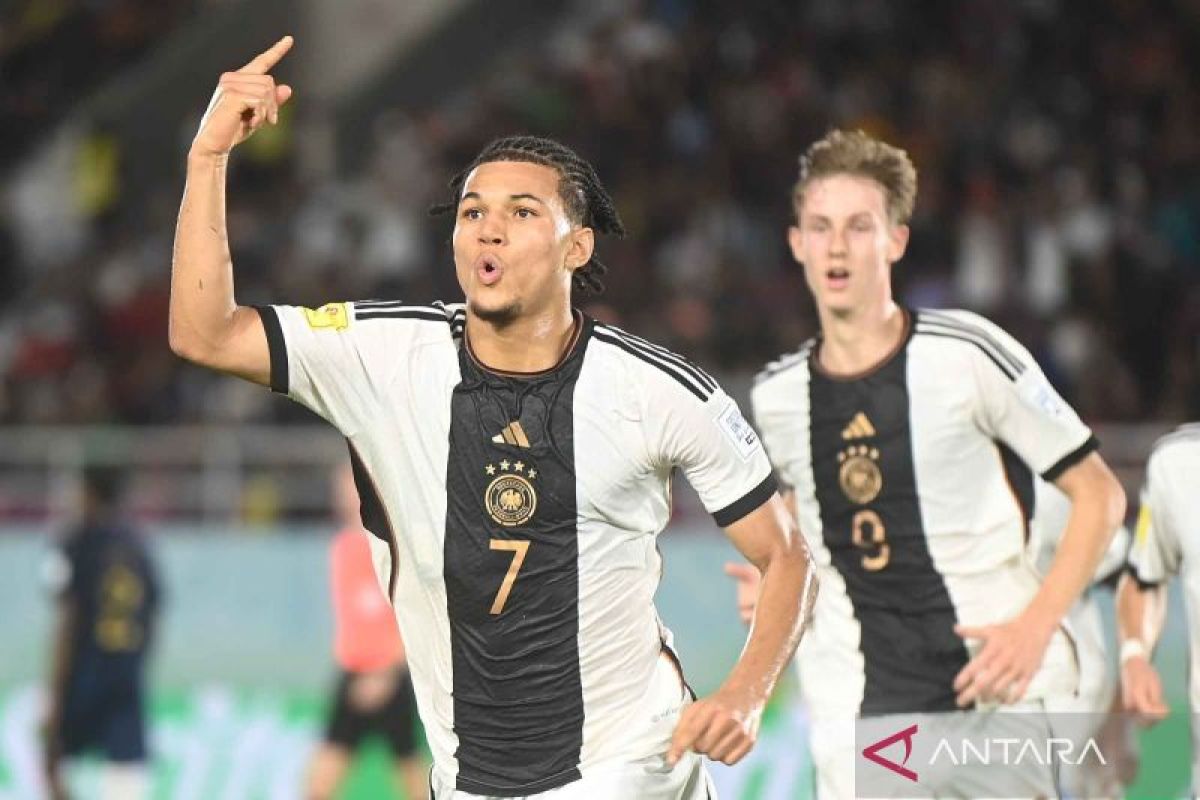 Pesepak bola Timnas Jerman Brunner kawinkan gelar pemain terbaik Piala Eropa dan Piala Dunia U-17