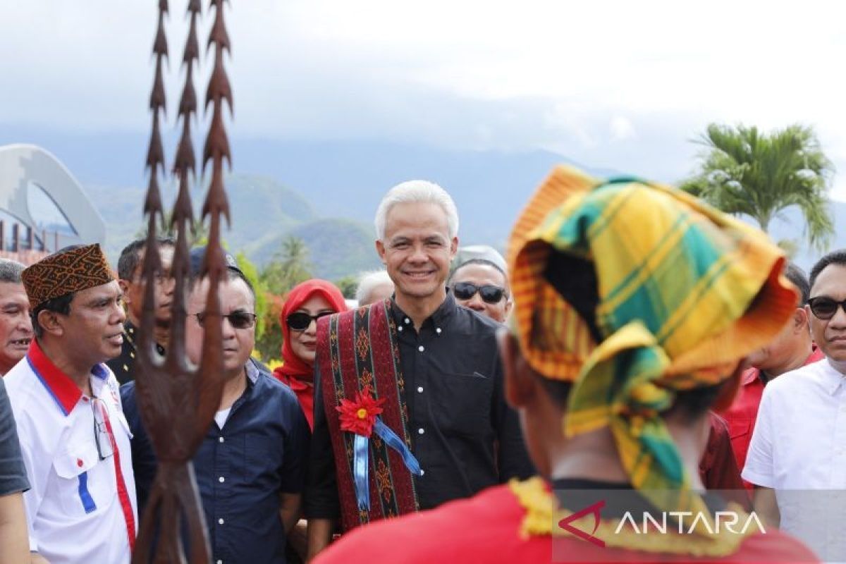 Warga Ende antusias sambut capres Ganjar Pranowo