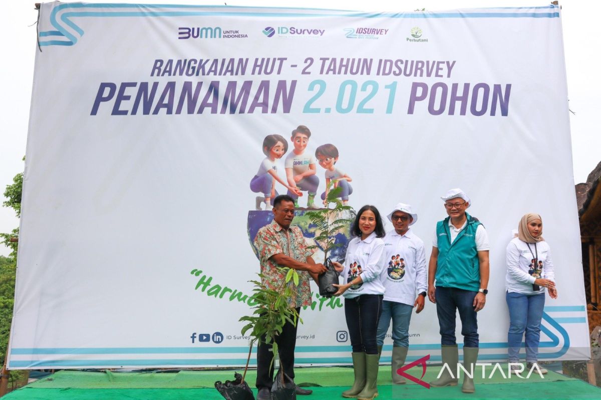 Sinergi BUMN peringati HMPI, Perhutani-ID Survey tanam pohon di Gunung Dago Bogor