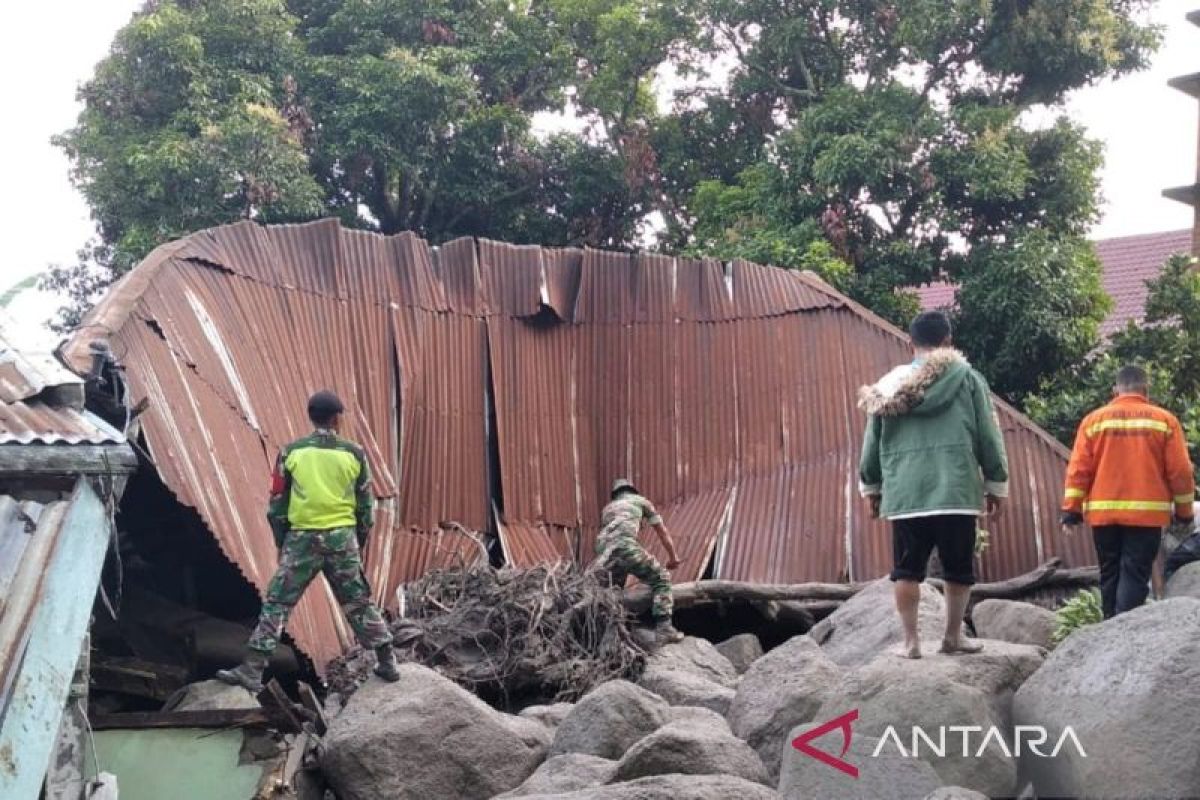 12 orang hilang akibat banjir bandang di Humbahas Sumut