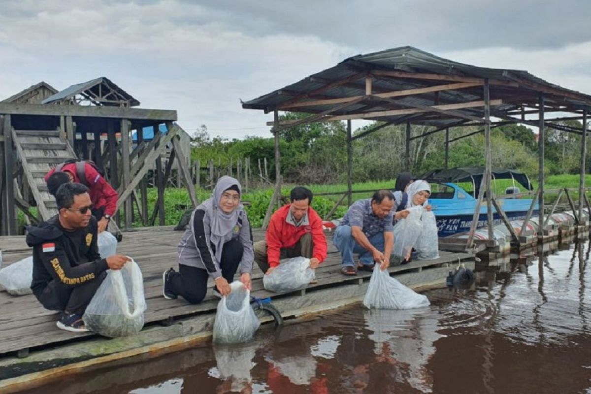 Nelayan Palangka Raya terima 27 unit perahu dari Dinas Perikanan