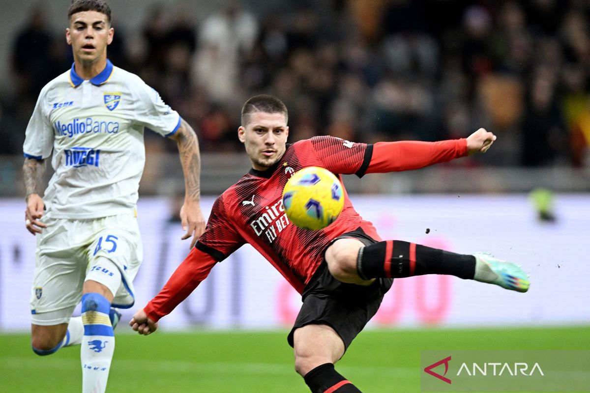AC Milan torehkan kemenangan meyakinkan 3-1 atas Frosinone