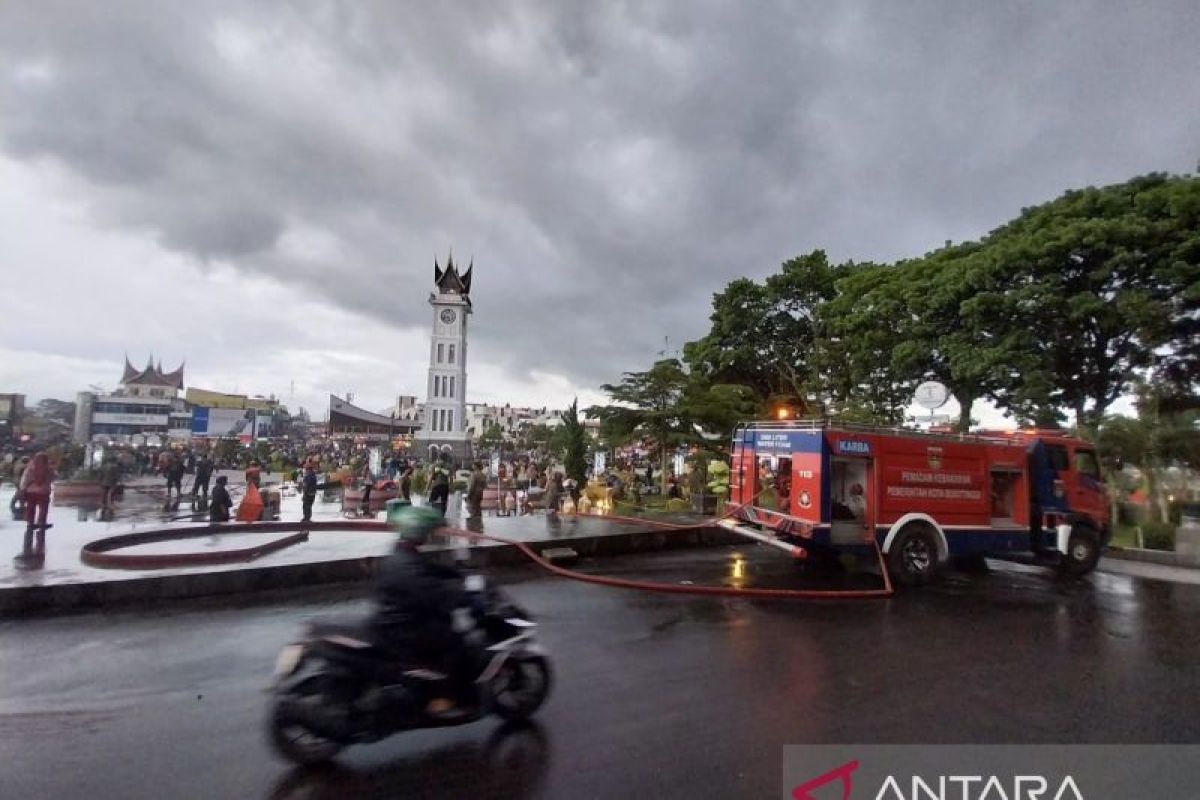 Hujan abu erupsi Marapi, Wako Bukittinggi minta warga tidak keluar rumah