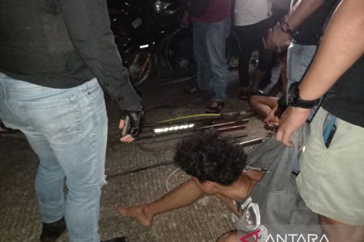 Alhamdulillah, polisi berhasil cegah tawuran puluhan remaja bersenjata tajam di Padang
