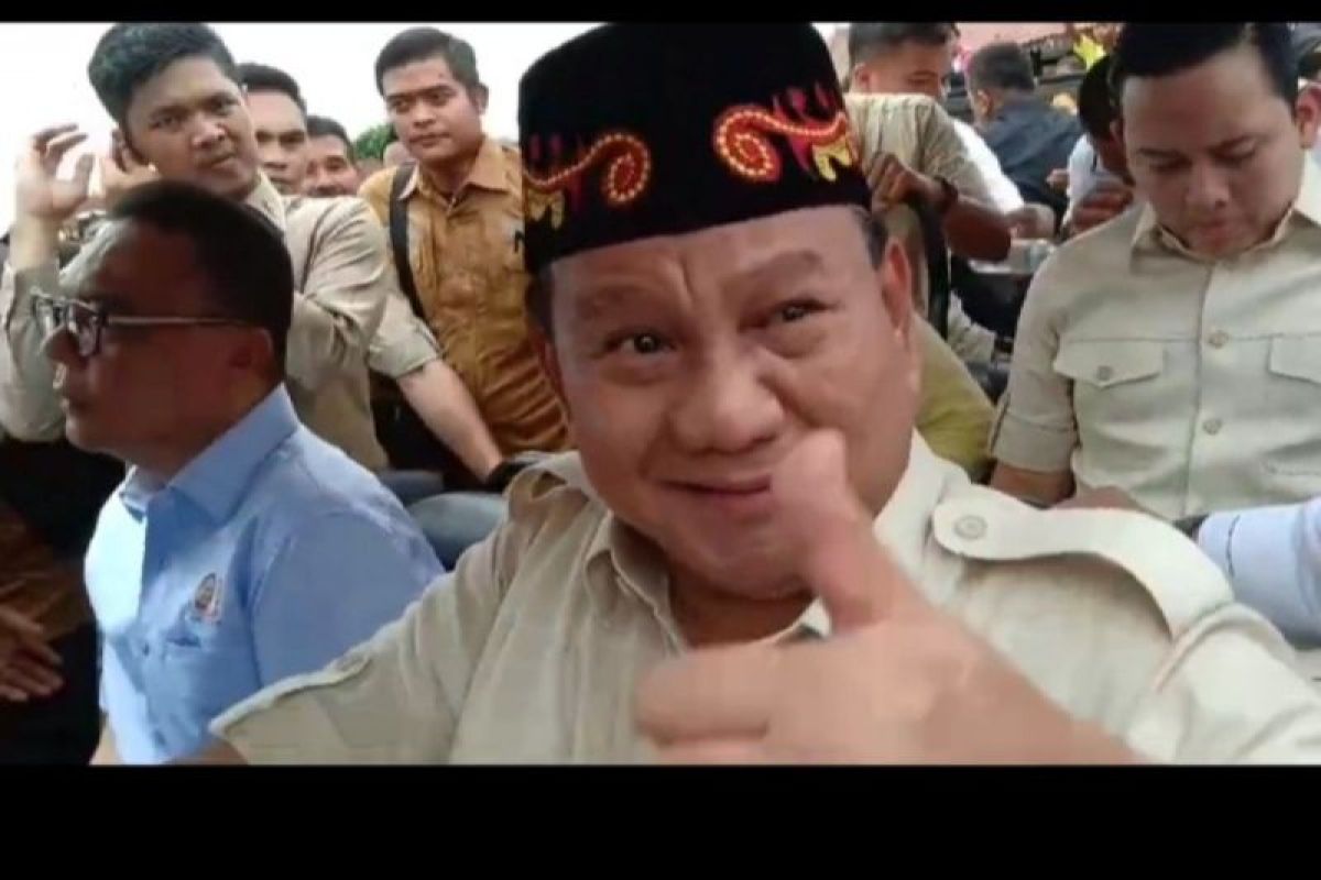 Prabowo ziarah ke makam Sultan Maulana Hasanuddin