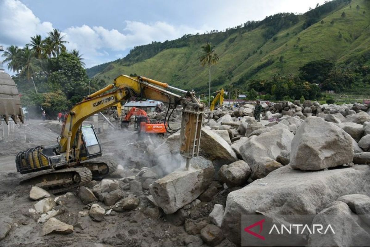 Bencana Banjir Bandang Dan Longsor Di Humbahas - ANTARA News