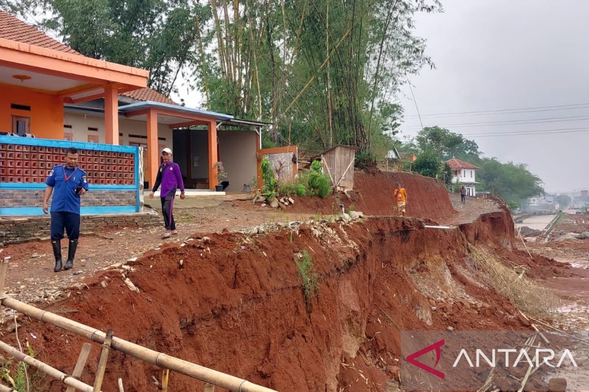 10 unit rumah di Kabupaten Tangerang terdampak longsor