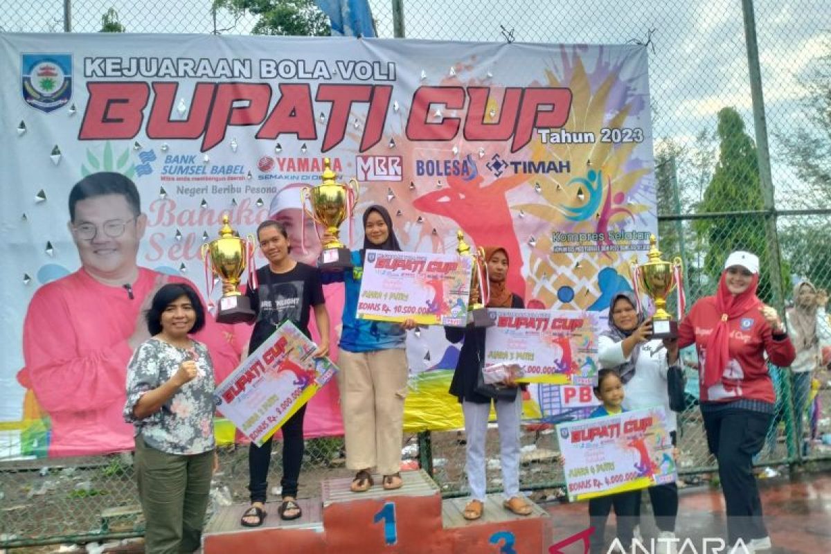 Tim Ultras dan Colombia raih juara pertama Turnamen Bola Voli Bupati Cup Bangka Selatan