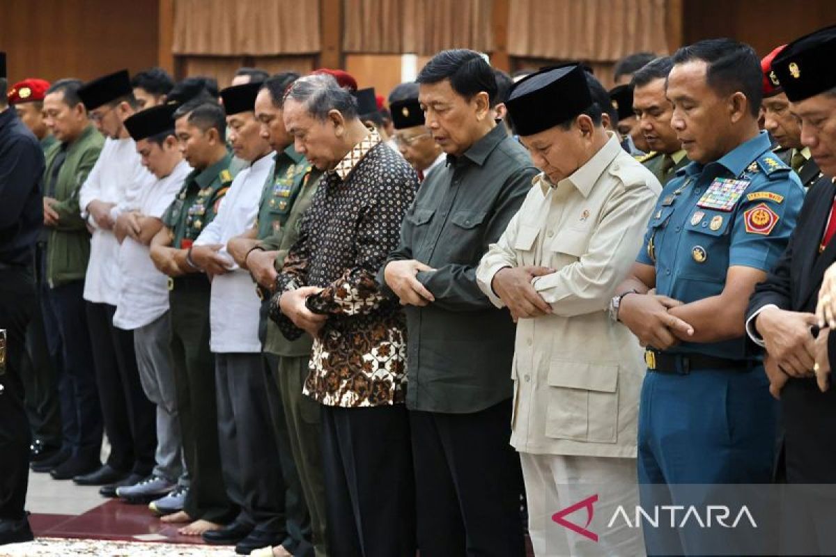 Prabowo Subianto beri penghormatan terakhir kepada Doni Monardo