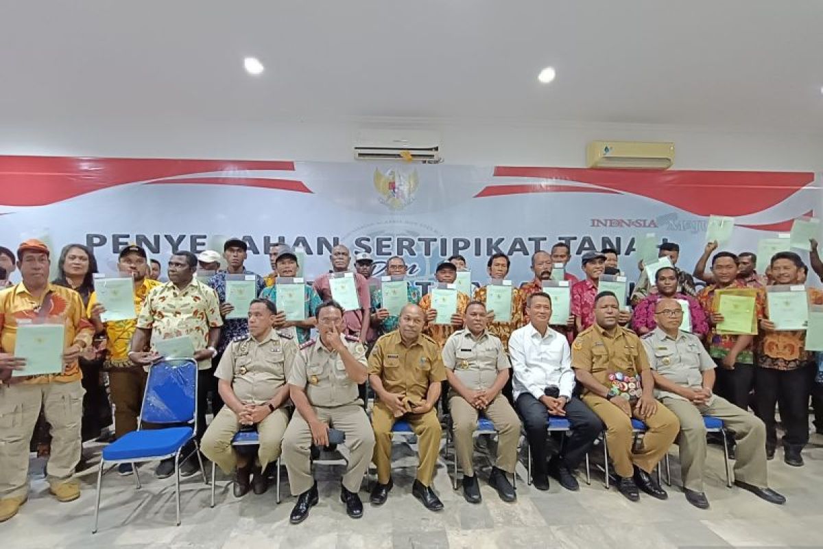 BPN serahkan 205 sertifikat tanah PTSL ke warga Papua
