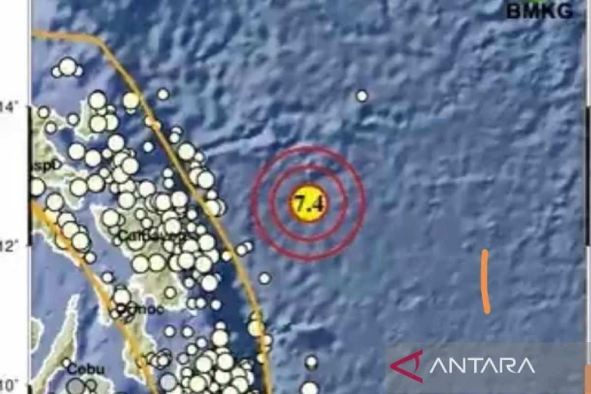 Gempa magnitudo 7,4 landa Melonguane Sulut