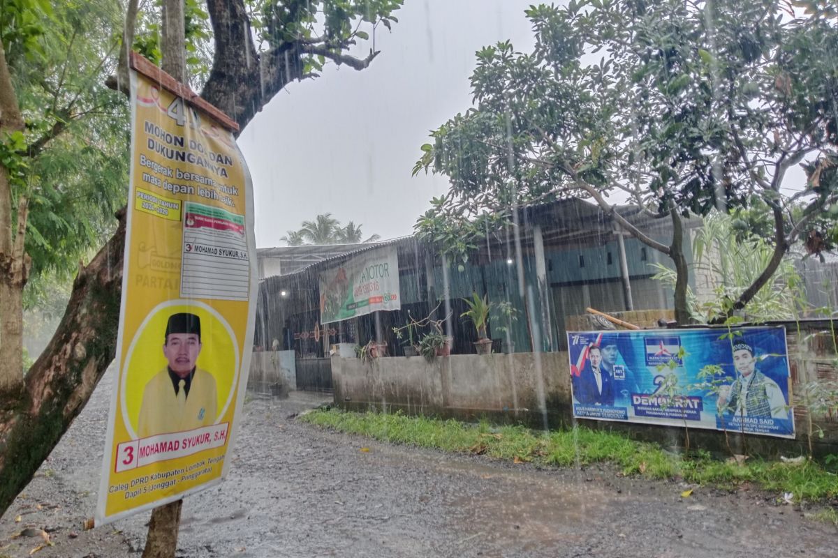 KPU Lombok Tengah melarang pemasangan APK di taman kota