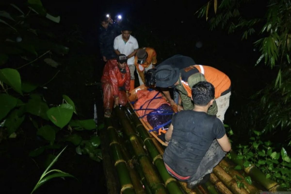 Basarnas: Pendaki harus kedepankan etika saat mendaki gunung api aktif