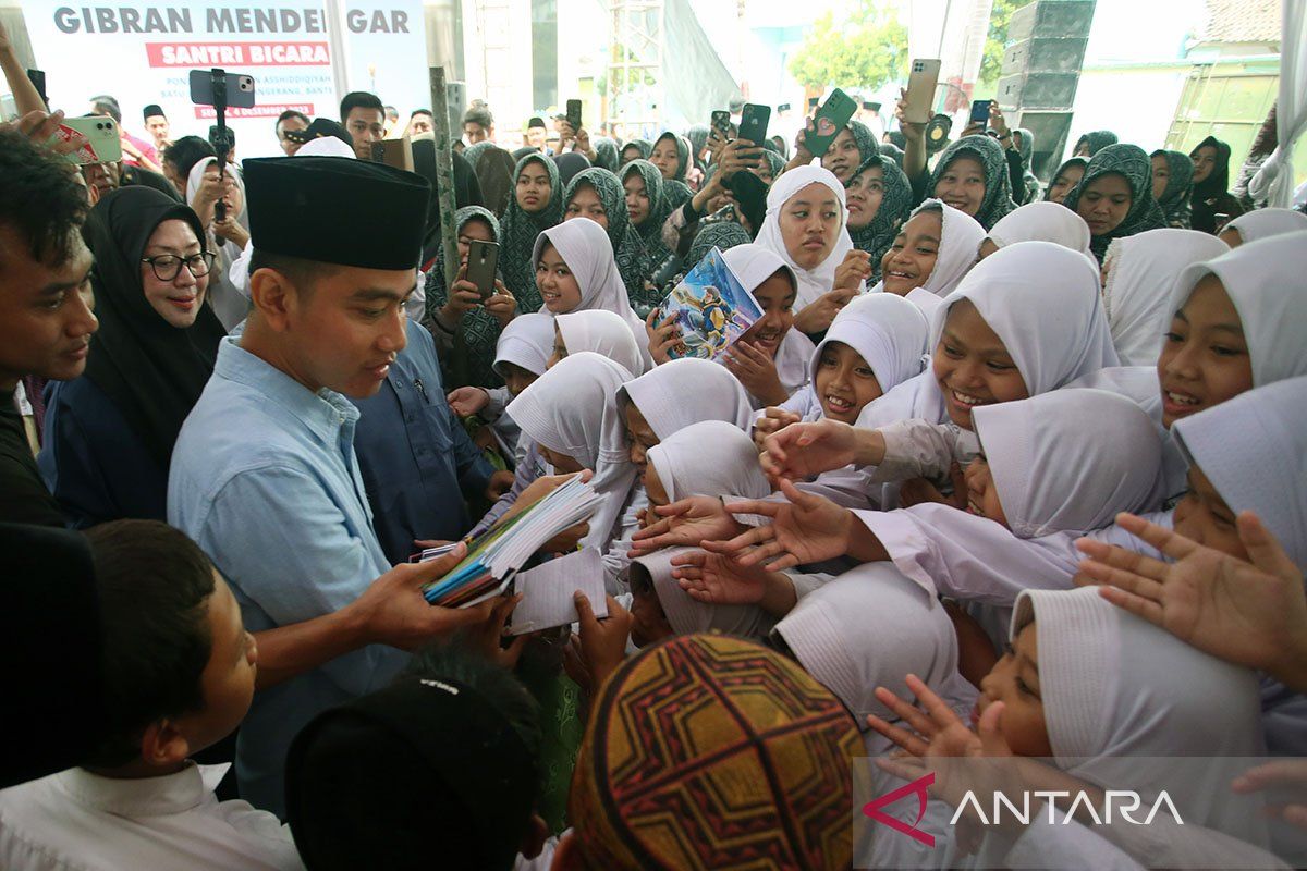 Gibran: Santri adalah bagian generasi emas yang perlu dapat perhatian