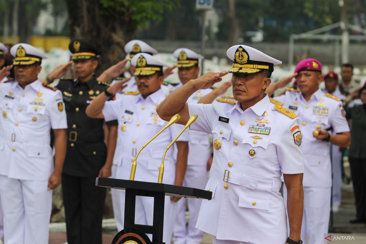 Ziarah di makam pahlawan