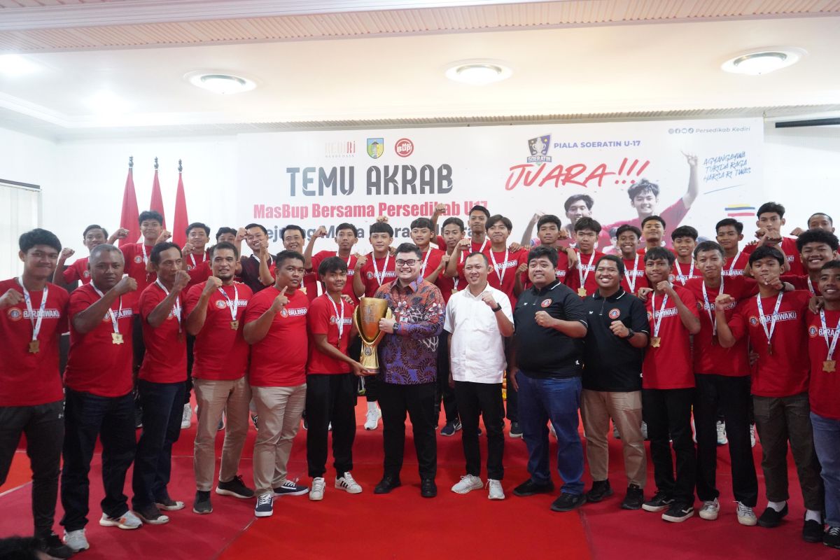 Juara Soeratin Cup, Bupati Kediri beri beasiswa pemain Persedikab U-17