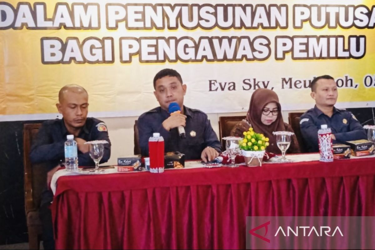 Panwaslih Aceh Barat gelar pelatihan untuk Panwascam penulisan pendapat hukum
