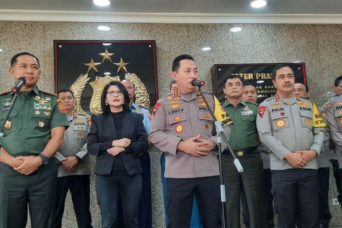 Kapolri terima kunjungan kehormatan Panglima TNI Jenderal TNI Agus Subiyanto