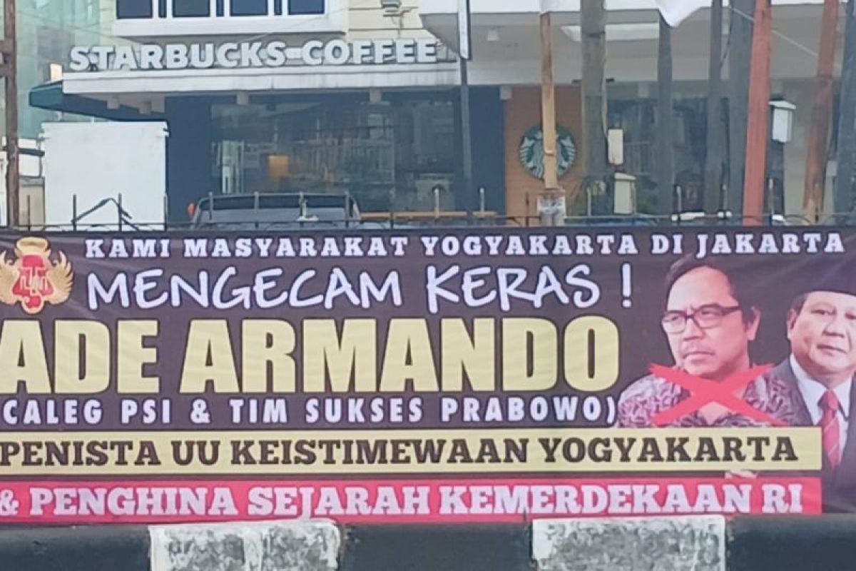 Masyarakat Yogyakarta di Jakarta kecam Ade Armando lewat spanduk - ANTARA News