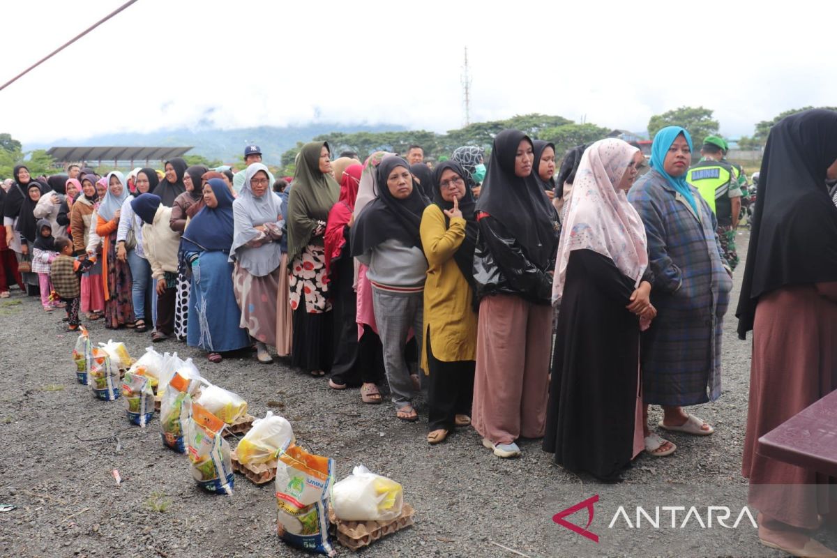 Masyarakat Aceh Tengah serbu pasar murah