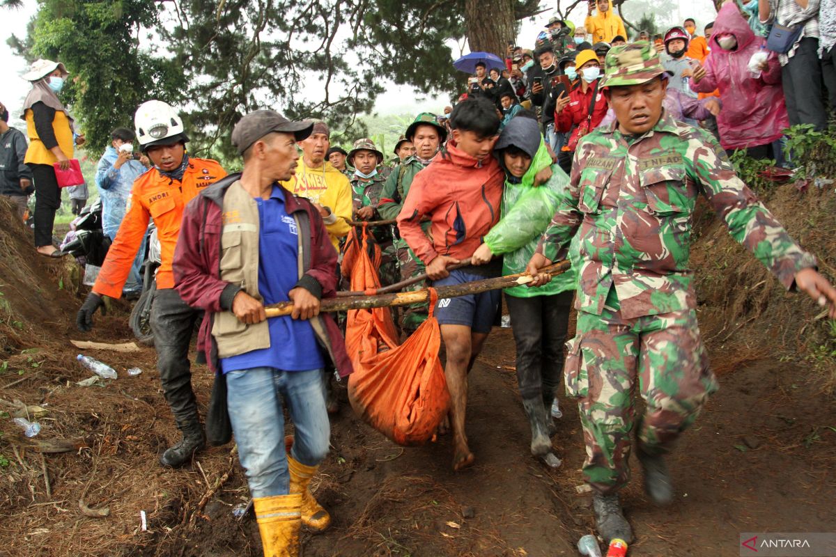 Tim SAR lanjutkan pencarian korban erupsi Marapi hingga waktu tidak ditentukan, korban sementara 75 orang
