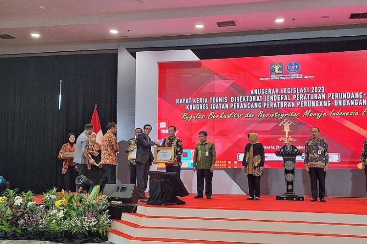 Kanwil Kemenkumham Jambi raih prestasi peringkat I Anugerah Legislasi tahun 2023