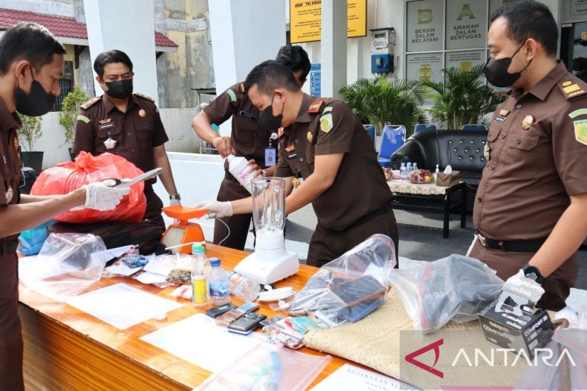 Kejari Aceh Barat musnahkan barang bukti tindak pidana umum, apa saja?