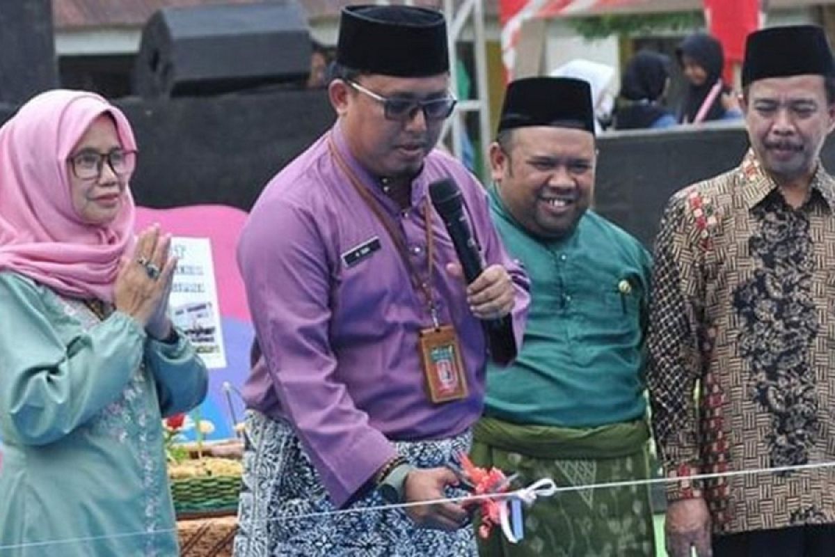 Pemkab Batanghari buka pentas seni dan bazar SMAN 1