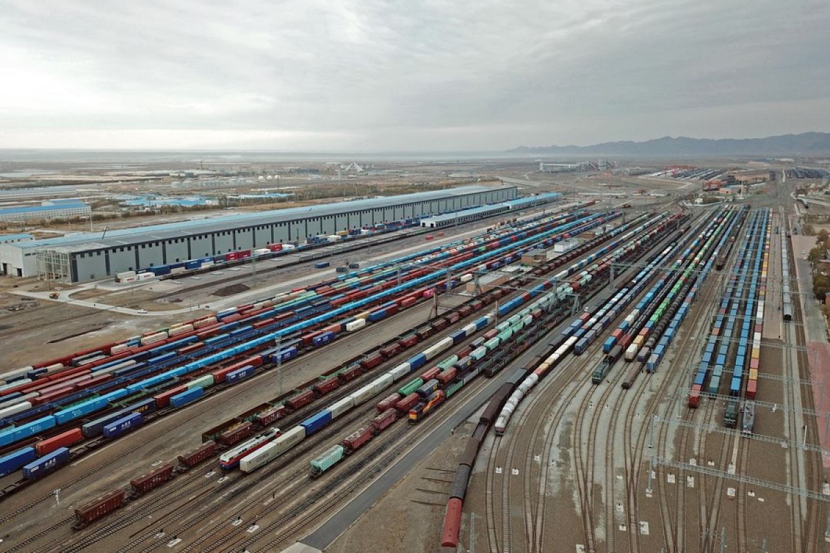 Volume kargo kereta ekspres China-Eropa melonjak 19 persen pada 2023
