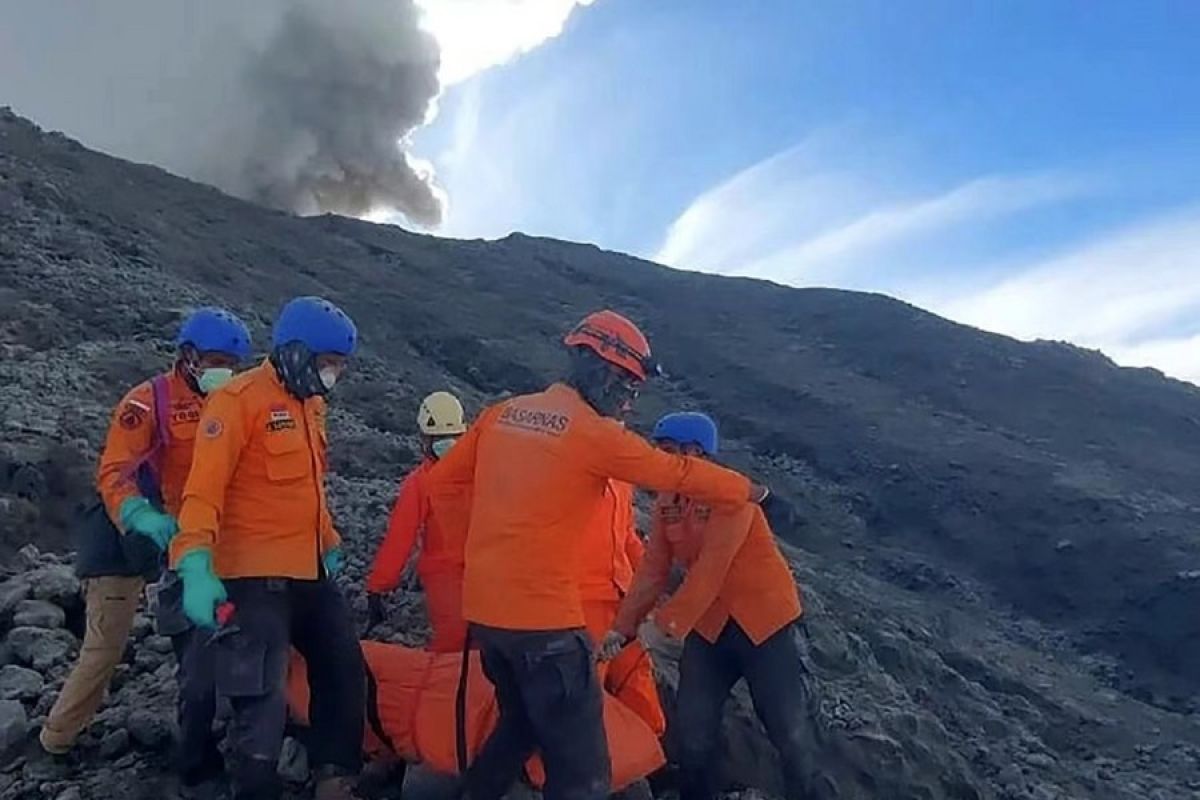 Korban tewas akibat erupsi Marapi di Sumbar bertambah jadi 23 orang