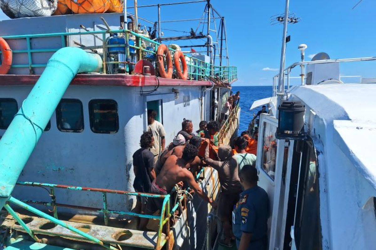 Kapal Patroli KPLP Kemenhub evakuasi ABK meninggal di Maluku