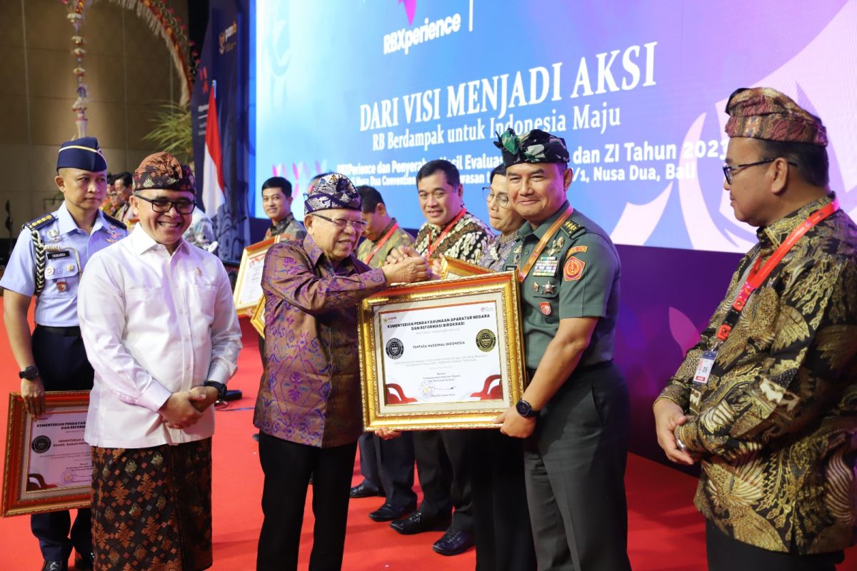 TNI terima anugerah zona integritas WBK dan WBBM