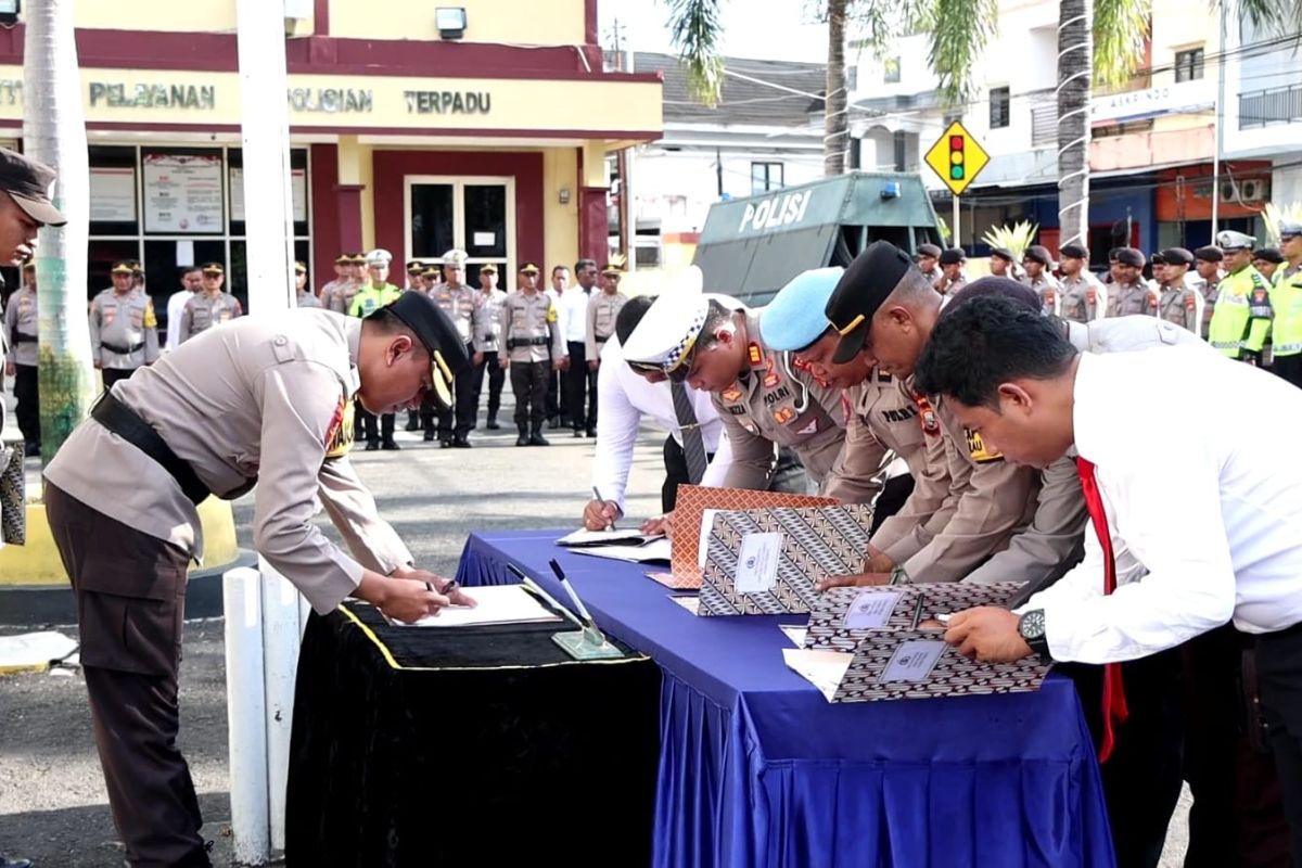 Polres Ternate teken pakta integritas jaga netralitas di pemilu 2024