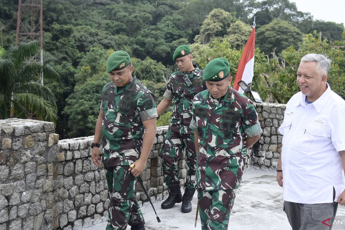 Pemkab Bangka Barat-TNI kuatkan sinergi kawal pemilu damai