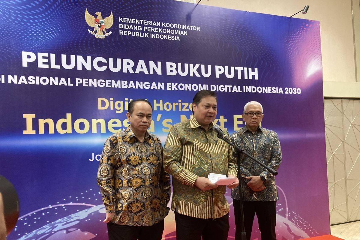 Menko Airlangga sebut pemerintah siapkan 3 fase transformasi digital nasional