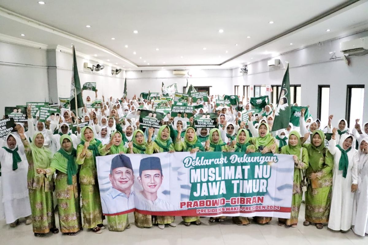 Ratusan muslimat NU Jatim deklarasi dukung Prabowo-Gibran