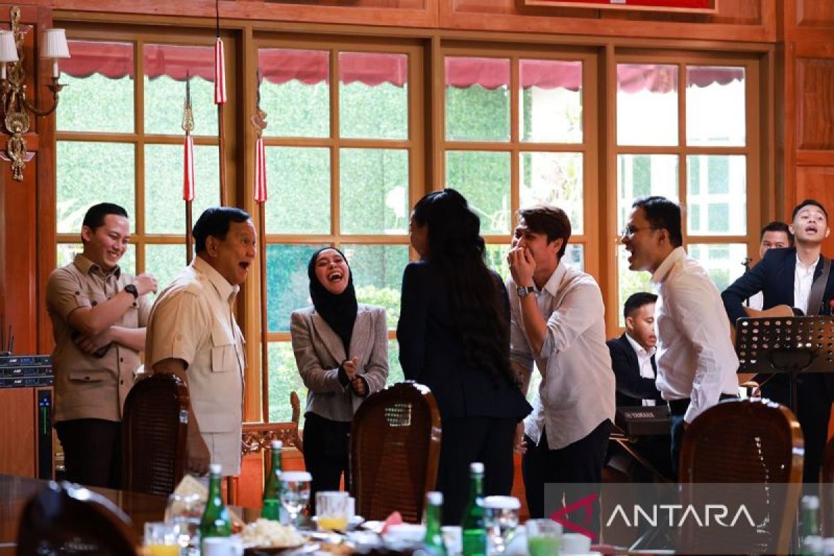 Prabowo makan hingga berjoget dengan Nikita Mirzani dan Lesti Kejora