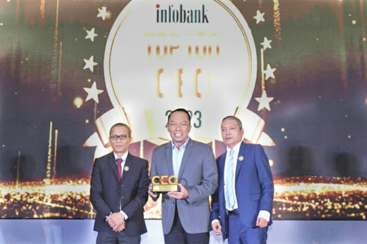 Tiga direksi Jasa Raharja raih "Top 100 CEO" dan "Top 200 Next Leader 2023"